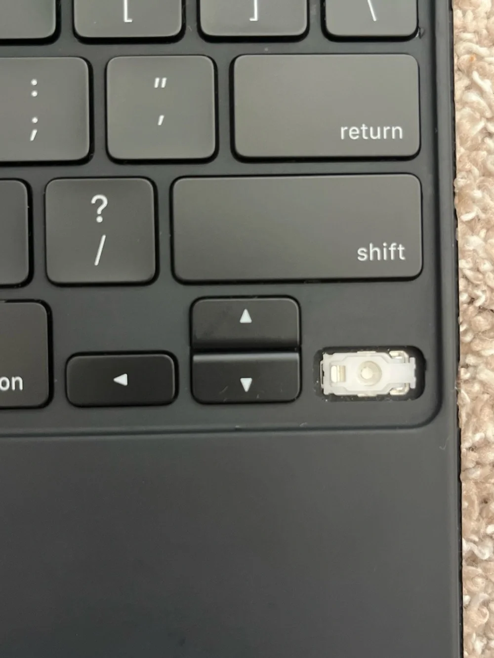 2020 Apple Magic Keyboard and 2nd gen Apple Pencil with a replaced tip